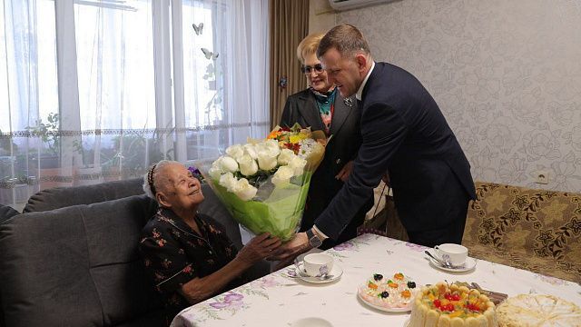 Евгений Наумов и Вера Галушко навестили краснодарских ветеранов