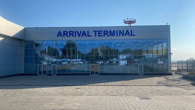 Рейс «Москва – Геленджик» перенаправили в Минводы из-за сильного ветра