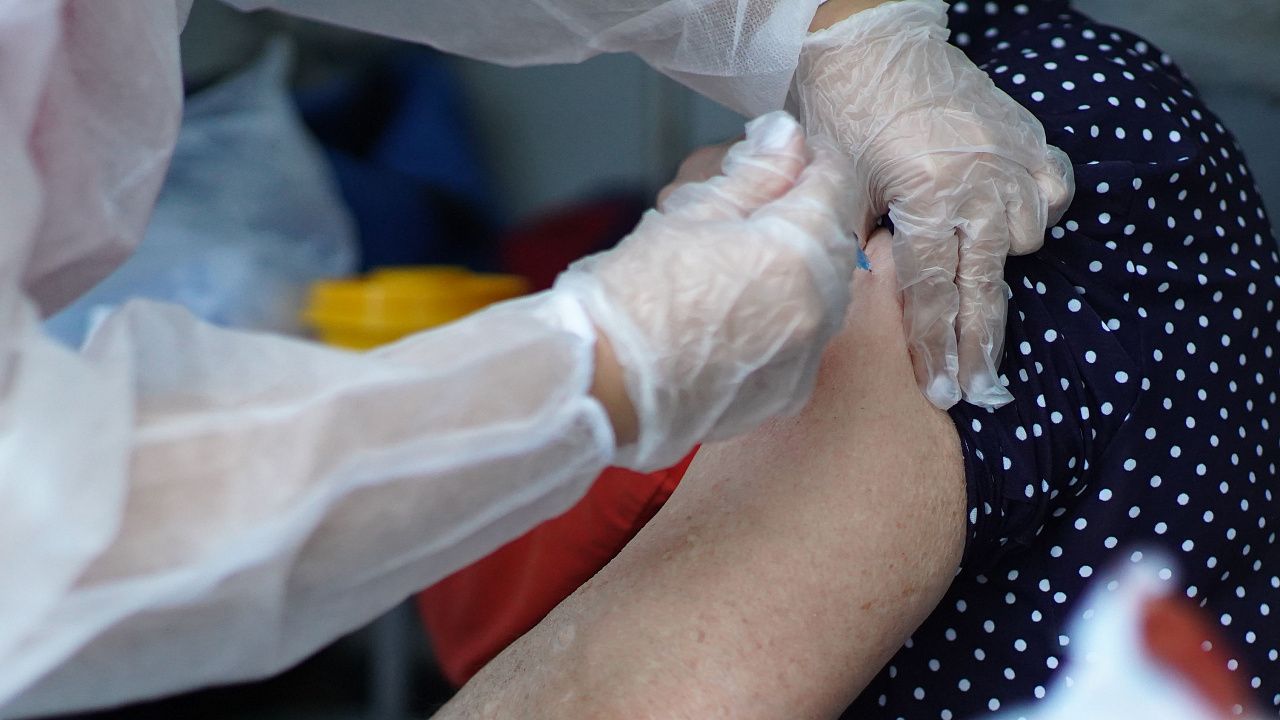 На Кубани от коронавируса привились 3 млн жителей, от гриппа – свыше 820 тысяч Фото: Телеканал «Краснодар»