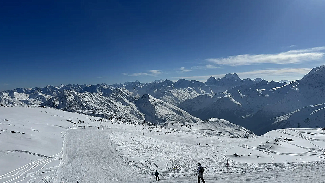 Все трассы для катания из-за опасности схода лавин закрыли на Красной Поляне