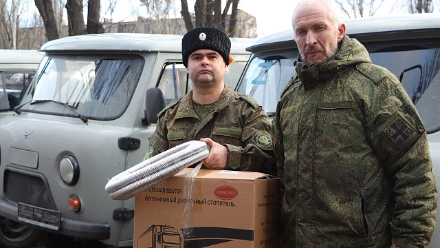 Представители Кубанского казачьего войска передали гуманитарный груз отряду «БАРС-16»