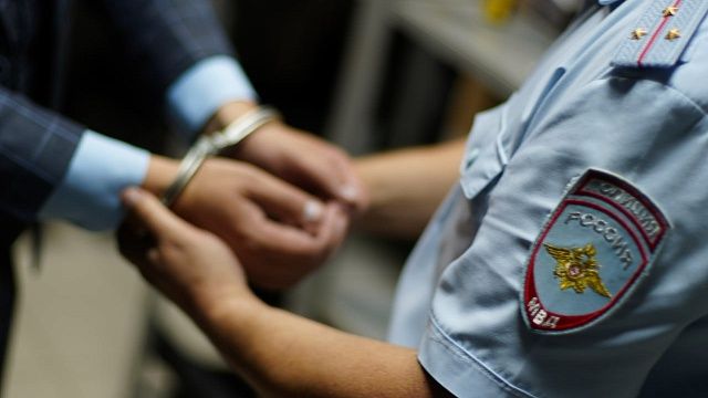 Обманувшего пенсионерку курьера телефонных мошенников задержали в Новороссийске