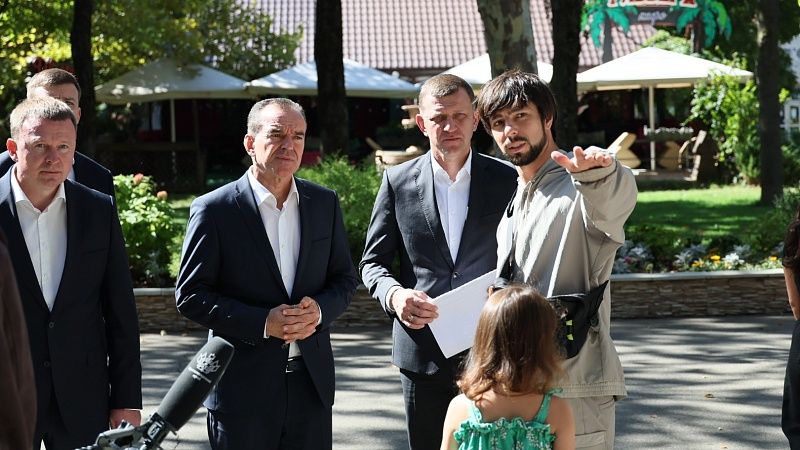 Кондратьев проверил организацию торговли в парке «Солнечный остров» в Краснодаре