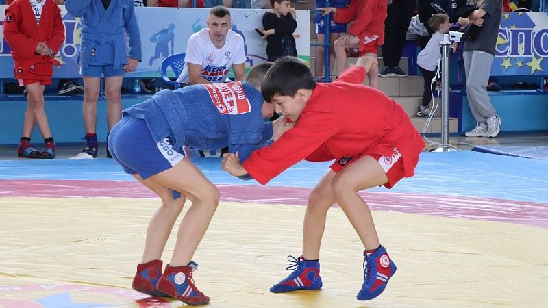 Краевой турнир среди юных самбистов прошел в Гулькевичах