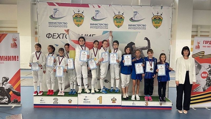 Воспитанники центра фехтования Ильгара Мамедова стали призёрами командного турнира в Краснодаре 