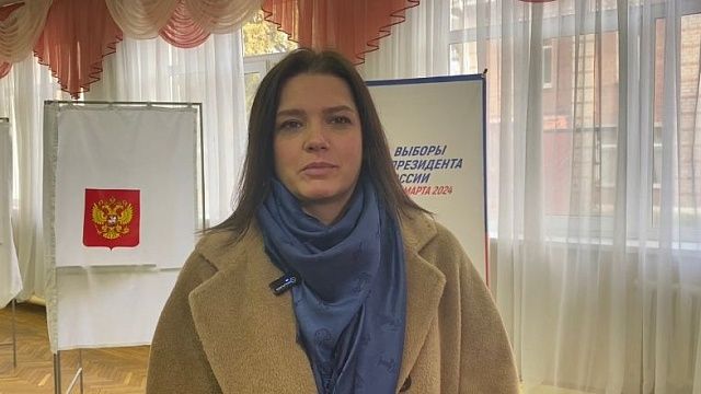 Наталья Костенко проголосовала на выборах президента РФ. Фото: телеканал «Краснодар»