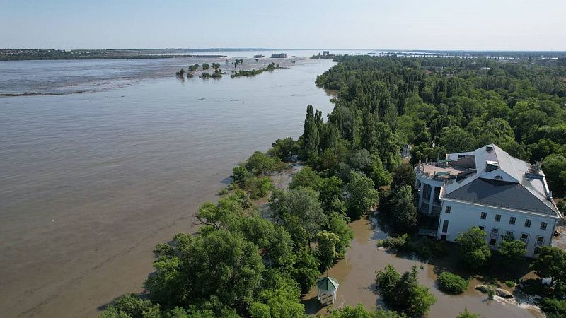 Каховская ГЭС разрушена и ушла под воду: ВСУ совершили очередное преступление