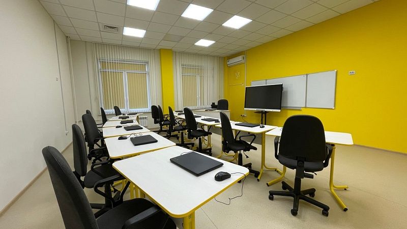 В сексуальной связи с учеником обвинили преподавательницу из Аризоны в США 