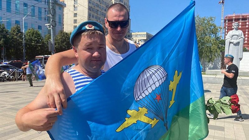 День ВДВ отпраздновали в Краснодаре: сотни десантников проехали по улицам города
