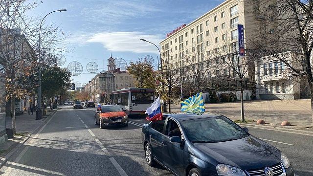 В Краснодаре состоялся автопробег в честь Дня народного единства 