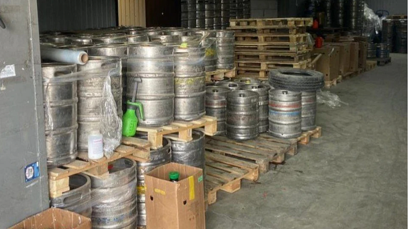 Тринадцать тысяч литров суррогатного алкоголя изъяли в Краснодаре