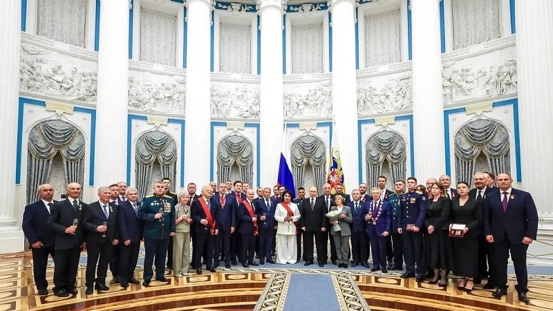 Губернатор Кондратьев поздравил земляка с медалью «Герой Труда России» на Кубани 