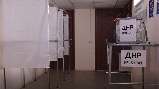 В Краснодаре и крае работают участки для голосования на референдумах жителей ЛДНР и областей Фото: Телеканал «Краснодар»