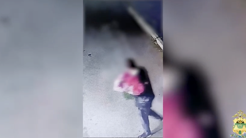 Житель Гулькевичей украл три букета роз, чтобы подарить их возлюбленной