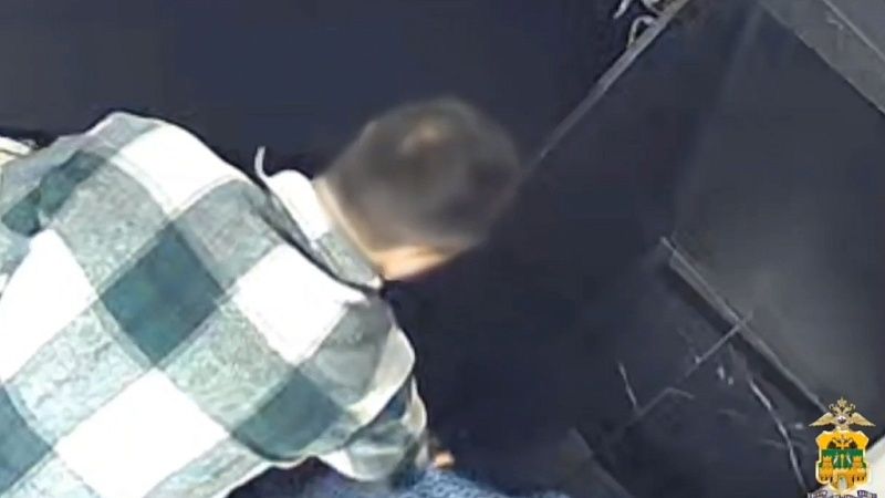 Турист украл дорогой фотоаппарат и потерял его в баре в Сочи