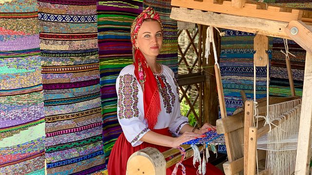 В «Атамани» провели фестиваль ткачества «Кубанский рушничок»