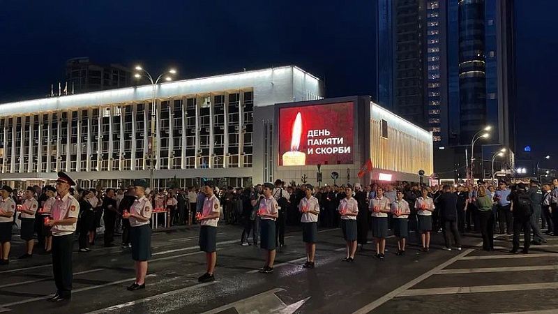 Тысячи свечей зажглись в Краснодаре ранним утром 22 июня в память о погибших в годы ВОВ