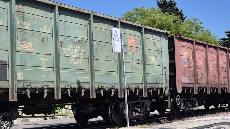 Локомотив сошёл с рельсов после столкновения с другим поездом в Приамурье