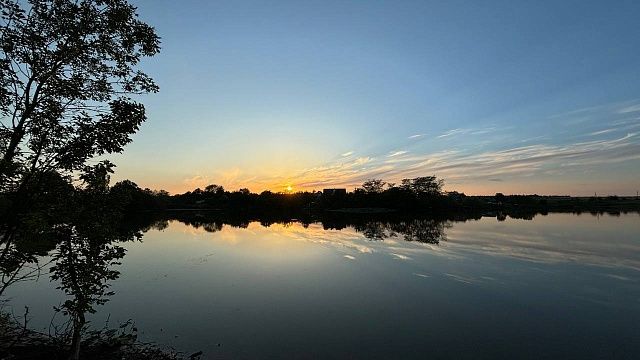 Розовое озеро Сасык-Сиваш вновь наполнилось водой после засухи в Крыму