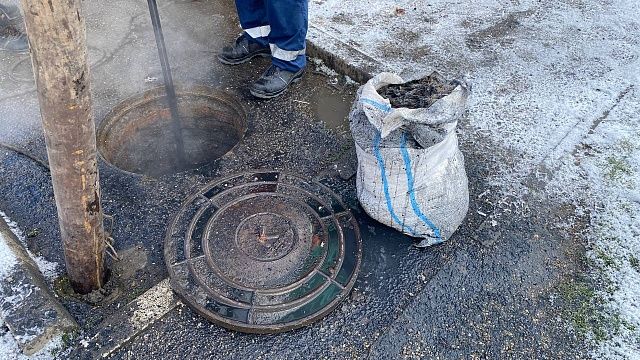 Мэр Казани раскритиковал жителей за частые засоры канализации