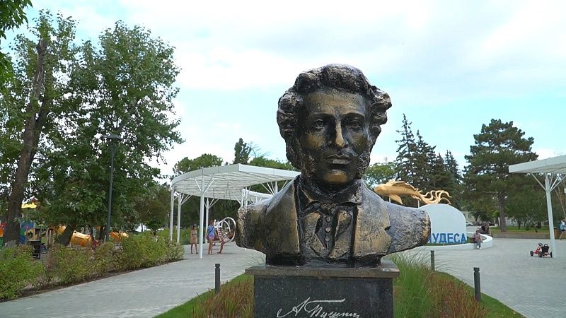 Игумен Василий раскрыл подробности захоронения Пушкина в Святогорском монастыре 