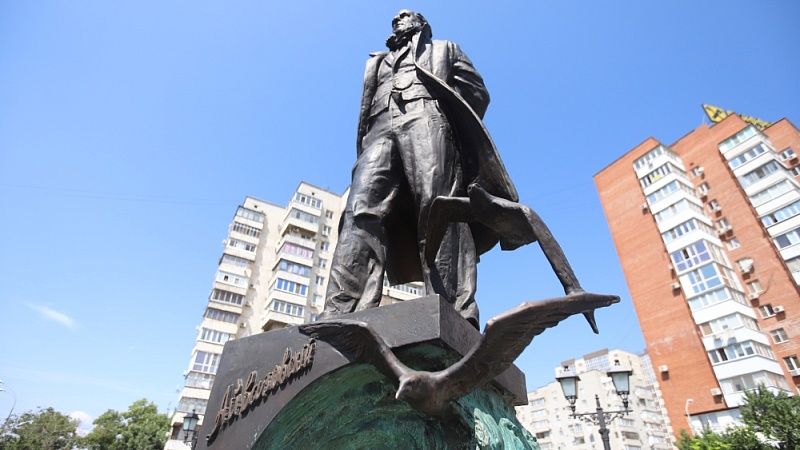 Председатель Госкомнаца Крыма осудил снос памятника Айвазовскому в Карабахе