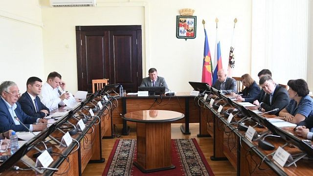 Рабочее совещание главы Краснодара, на котором обсуждали вопрос проекта нового детсада. Фото: Александр Райко