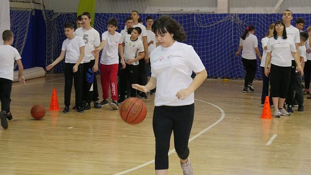 В Краснодаре прошли первые городские «Особенные игры» для детей с ментальными нарушениями Фото: Фонд Социальных Проектов «Новая Кубань»