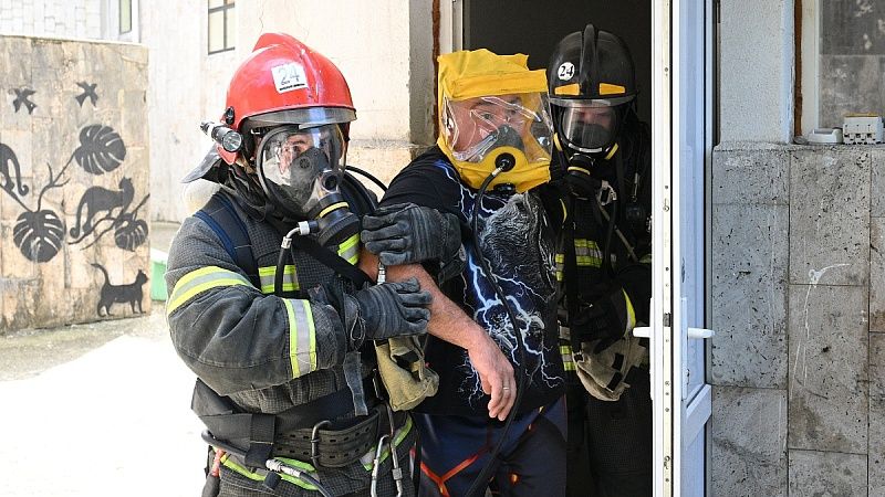 Спасательные службы отработали действия при условном землетрясении в Сочи