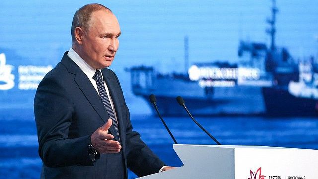 Владимир Путин заявил, что Россия справляется с агрессией Запада