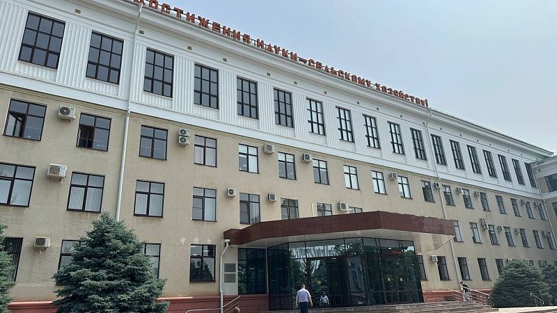 Выплату в 3,7 тыс. рублей ввели с 1 ноября для студентов с инвалидностью на Кубани