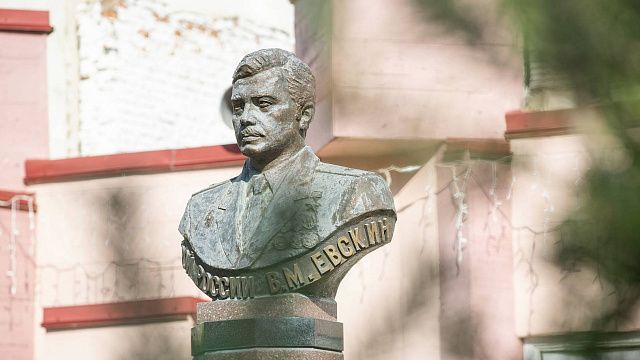 В Анапе почтили память Героя России и майора ФСБ Вячеслава Евскина