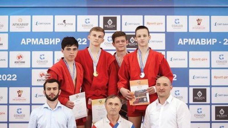 Представители Краснодарского края завоевали 13 медалей на Первенстве России по самбо