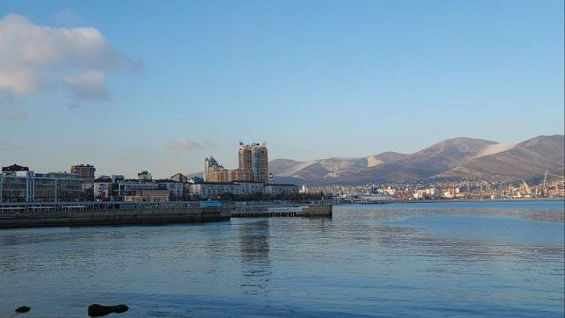 Украинский беспилотник упал на жилой комплекс «Аврора» в Новороссийске