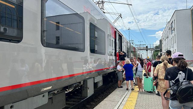 Минтранс заявил о запуске еще одного дополнительного поезда из Москвы в Крым
