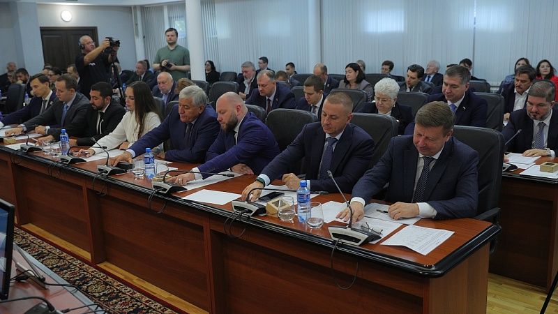 Избрали вице-спикера и сформировали комитеты депутаты Гордумы Краснодара