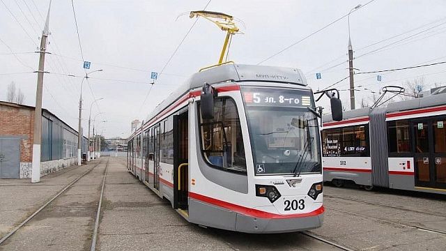В Краснодаре запустят трамвай с дизайном в честь освобождения Краснодара, в общественном транспорте будут крутить факты и песни о войне
