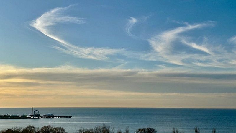 Россиянин ворвался в чужую квартиру, разделся и выпал с балкона в Таиланде