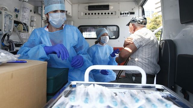 Недельная заболеваемость коронавирусом на Кубани уменьшилась. Фото: телеканал «Краснодар»