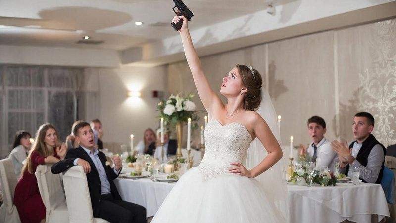 Невеста неожиданно устроила стрельбу на свадьбе в Пакистане