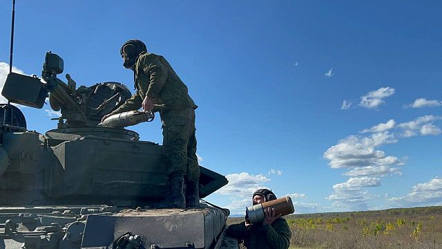 Российские военные уничтожили опорный пункт врага во время освобождения населенного пункта