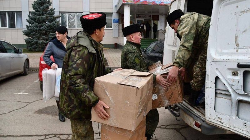 Кубанские казаки направили 100 тонн гумпомощи в зону СВО