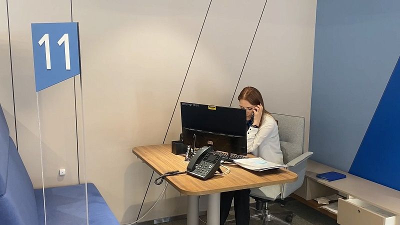 Деньги с вкладов клиентов банкирша переводила знакомым в Татарстане