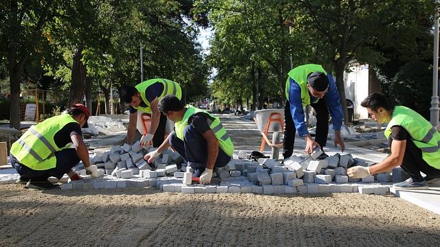 Ремонт пешеходной зоны на Ленина затянется до конца года в Геленджике