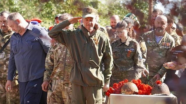 Останки 120 советских бойцов ВОВ захоронили в Крымском районе