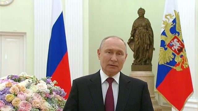 Владимир Путин поздравил россиянок с 8 марта. Фото: kremlin.ru