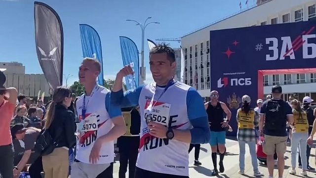 Министр спорта Кубани принял участие во всероссийском забеге в Краснодаре