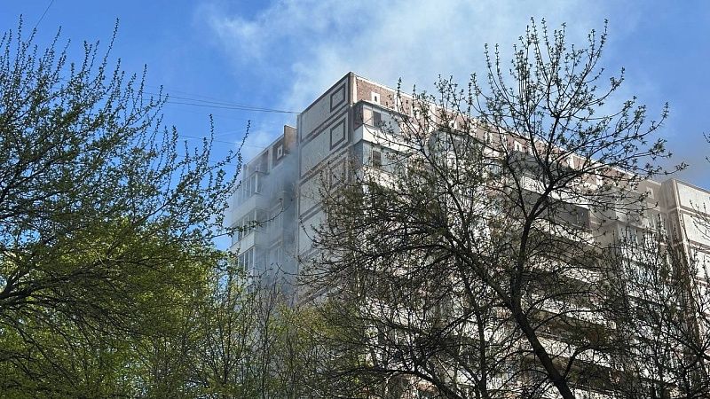 В сеть выложили кадры пожара на улице 40-летия Победы в Краснодаре