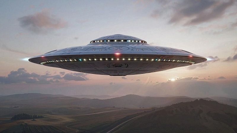 Напоминающий НЛО необычный предмет в небе напугал жителей Волгограда 