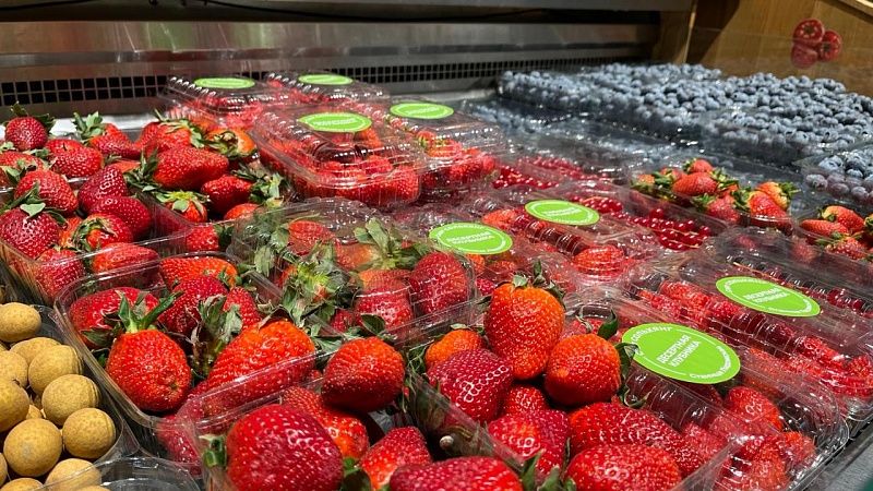 Первые партии клубники из Египта и Турции ввезли на Кубань